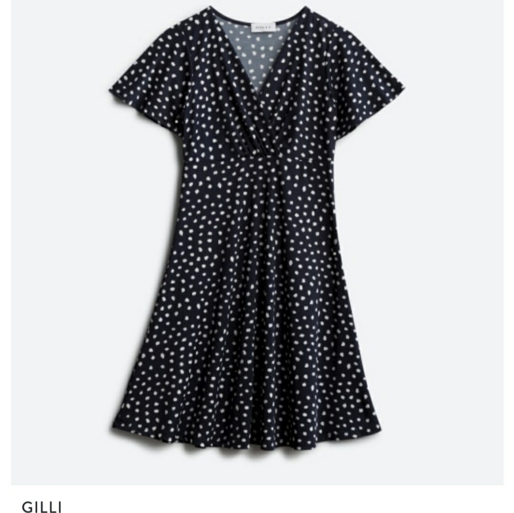 Gilli Stacy Knit Flutter Sleeve Dress